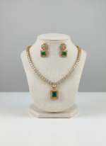 Zykra Combo Sunlit Elegance Saree & Emerald Jewelry Set - Image 3